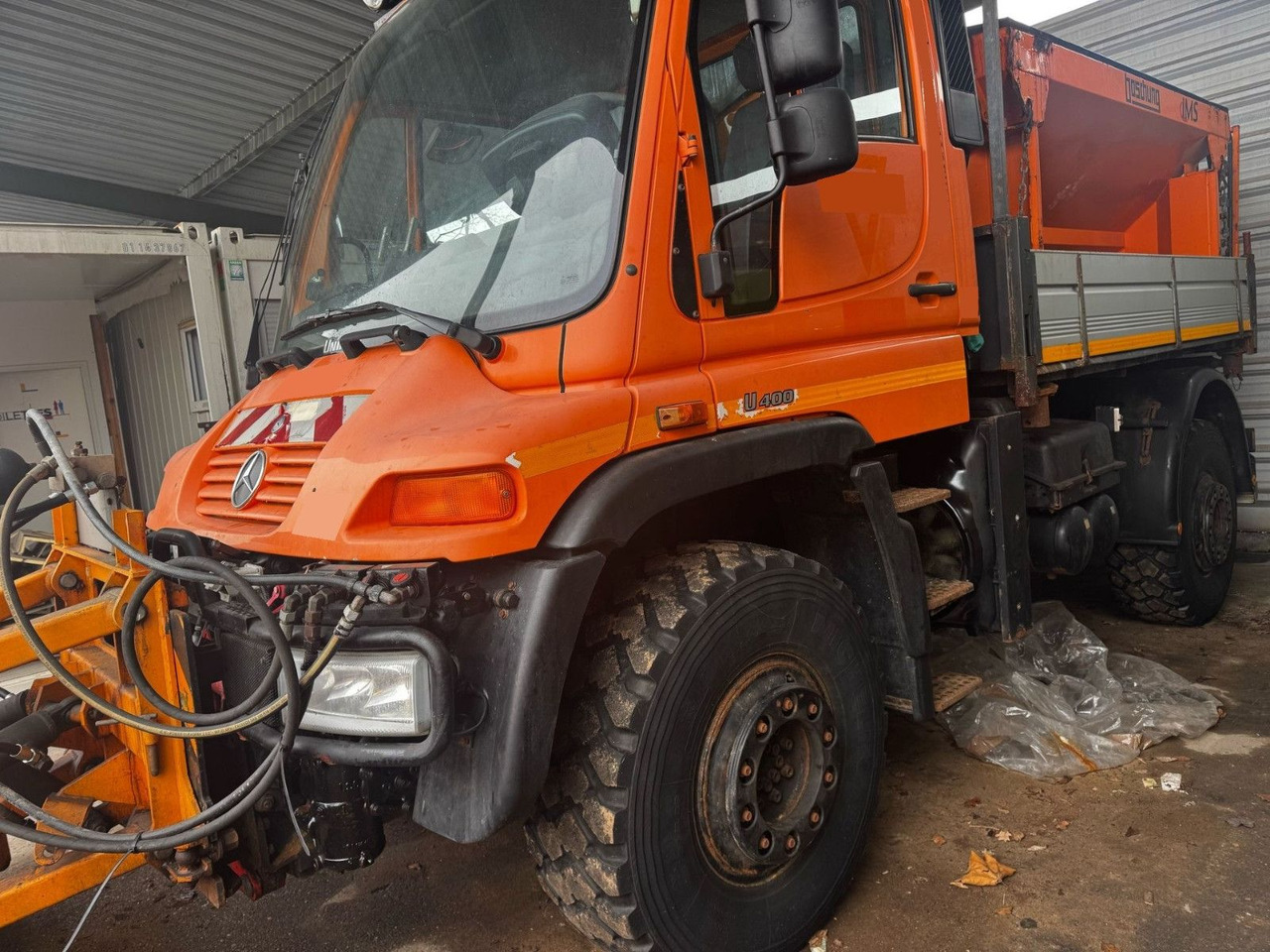 Unimog U400 4x4, Winterdienst, Schild+Streuer - Kravas automašīna: foto 4 Unimog U400 4x4, Winterdienst, Schild+Streuer - Kravas automašīna: foto 4