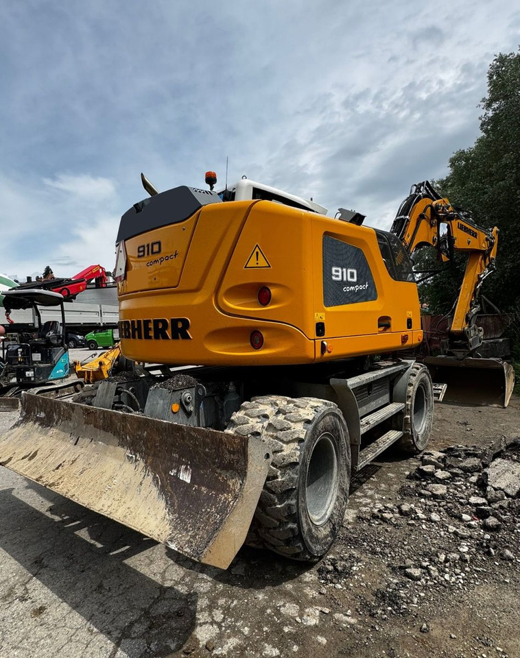 Liebherr A910 Compact Litronic,3 Schaufeln,Schnellwechsle - Riteņu ekskavators: foto 4 Liebherr A910 Compact Litronic,3 Schaufeln,Schnellwechsle - Riteņu ekskavators: foto 4