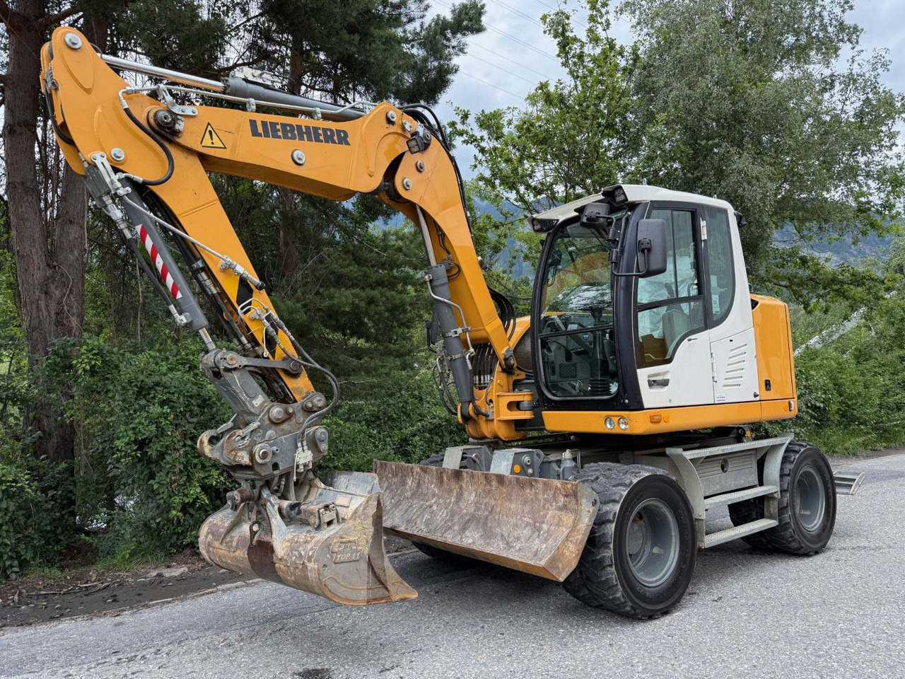 Liebherr A910 Compact Litronic,4 Schaufeln,Schnellwechsle - Riteņu ekskavators: foto 4 Liebherr A910 Compact Litronic,4 Schaufeln,Schnellwechsle - Riteņu ekskavators: foto 4