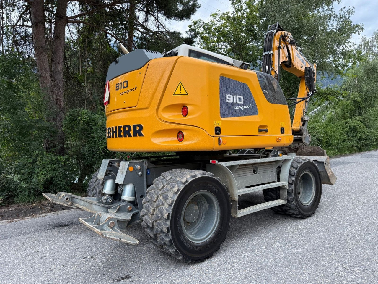 Liebherr A910 Compact Litronic,4 Schaufeln,Schnellwechsle - Riteņu ekskavators: foto 5 Liebherr A910 Compact Litronic,4 Schaufeln,Schnellwechsle - Riteņu ekskavators: foto 5