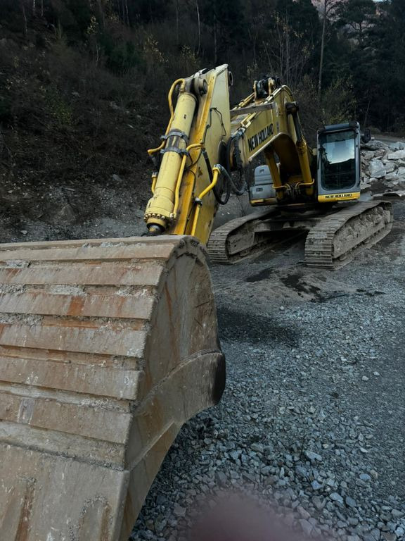 New Holland E485B, 2009year, 50ton - Kāpurķēžu ekskavators: foto 1 New Holland E485B, 2009year, 50ton - Kāpurķēžu ekskavators: foto 1