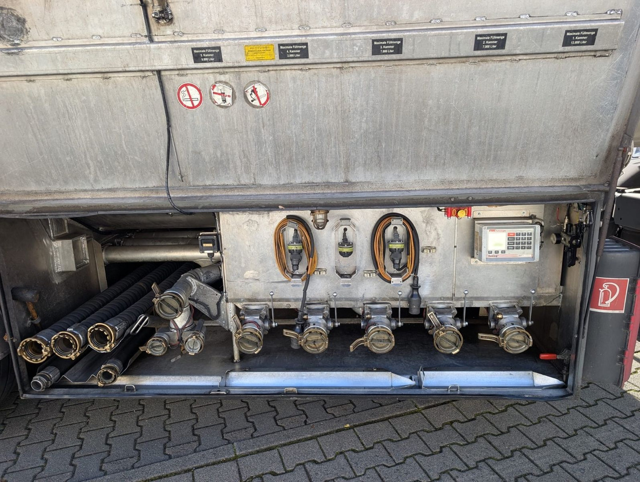 ROHR Hendricks Rohr, ADR, Diesel/Benzin 5 Kammern - Puspiekabe cisterna: foto 4 ROHR Hendricks Rohr, ADR, Diesel/Benzin 5 Kammern - Puspiekabe cisterna: foto 4