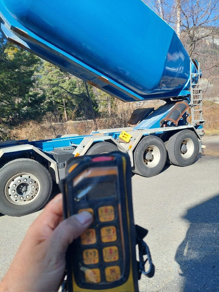 Kravas automašīna pašizgāzējs Renault C520 10x4, E6, Moser Silo Kipper 19m³: foto 9