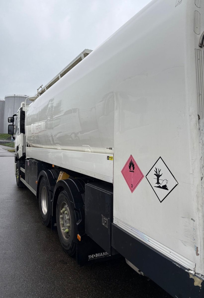 Renault T460 6x2, E6, ADR, Diesel/Benzin, Schwarzmueller - Autocisterna: foto 3 Renault T460 6x2, E6, ADR, Diesel/Benzin, Schwarzmueller - Autocisterna: foto 3