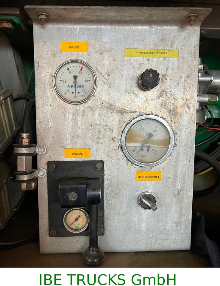 Asenizācijas mašīna Saurer 5 DF 6x4, Kaiser: foto 9