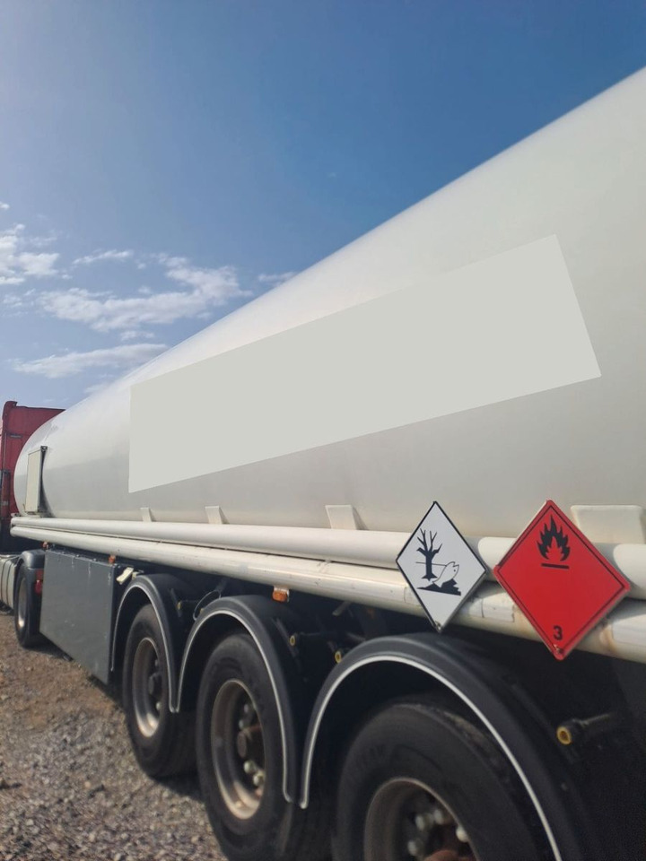 Schrader ADR, Treibstoff Diesel/Benzin, 4 Kammern, Sening Schrader ADR, Treibstoff Diesel/Benzin, 4 Kammern, Sening - Puspiekabe cisterna: foto 3 Schrader ADR, Treibstoff Diesel/Benzin, 4 Kammern, Sening Schrader ADR, Treibstoff Diesel/Benzin, 4 Kammern, Sening - Puspiekabe cisterna: foto 3