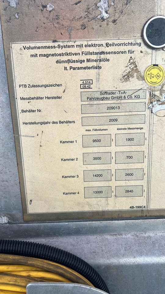 Schrader Treibstoff Diesel/Benzin, 4 Kammern, Sening - Puspiekabe cisterna: foto 5 Schrader Treibstoff Diesel/Benzin, 4 Kammern, Sening - Puspiekabe cisterna: foto 5