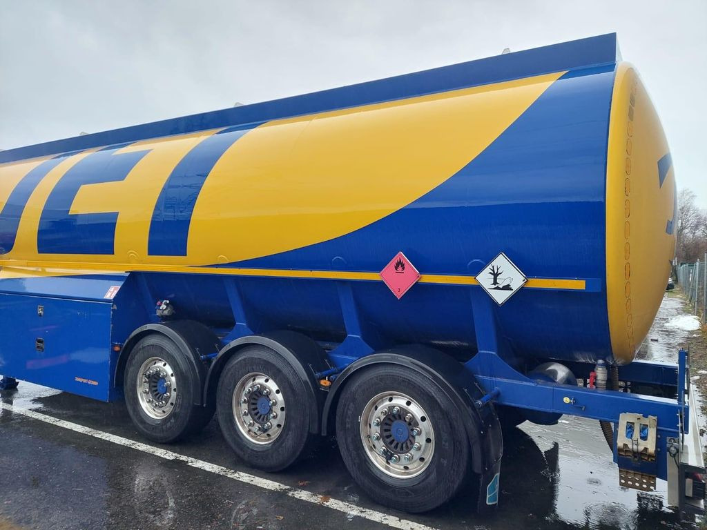 Schwarzmüller Schwingenschlögel,ADR,Diesel/Benzin, 5 Kammern Schwarzmüller Schwingenschlögel,ADR,Diesel/Benzin, 5 Kammern - Puspiekabe cisterna: foto 2 Schwarzmüller Schwingenschlögel,ADR,Diesel/Benzin, 5 Kammern Schwarzmüller Schwingenschlögel,ADR,Diesel/Benzin, 5 Kammern - Puspiekabe cisterna: foto 2