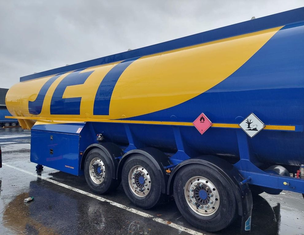 Schwarzmüller Schwingenschlögel,ADR,Diesel/Benzin, 5 Kammern Schwarzmüller Schwingenschlögel,ADR,Diesel/Benzin, 5 Kammern - Puspiekabe cisterna: foto 1 Schwarzmüller Schwingenschlögel,ADR,Diesel/Benzin, 5 Kammern Schwarzmüller Schwingenschlögel,ADR,Diesel/Benzin, 5 Kammern - Puspiekabe cisterna: foto 1