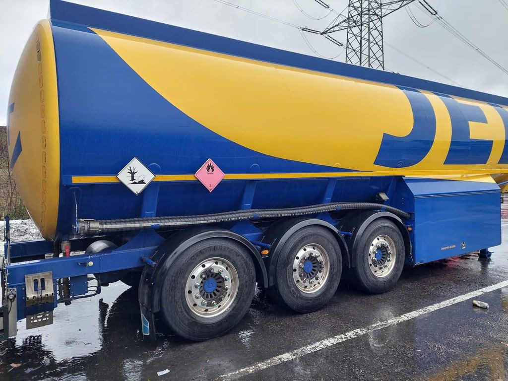 Schwarzmüller Schwingenschlögel,ADR,Diesel/Benzin, 5 Kammern Schwarzmüller Schwingenschlögel,ADR,Diesel/Benzin, 5 Kammern - Puspiekabe cisterna: foto 3 Schwarzmüller Schwingenschlögel,ADR,Diesel/Benzin, 5 Kammern Schwarzmüller Schwingenschlögel,ADR,Diesel/Benzin, 5 Kammern - Puspiekabe cisterna: foto 3