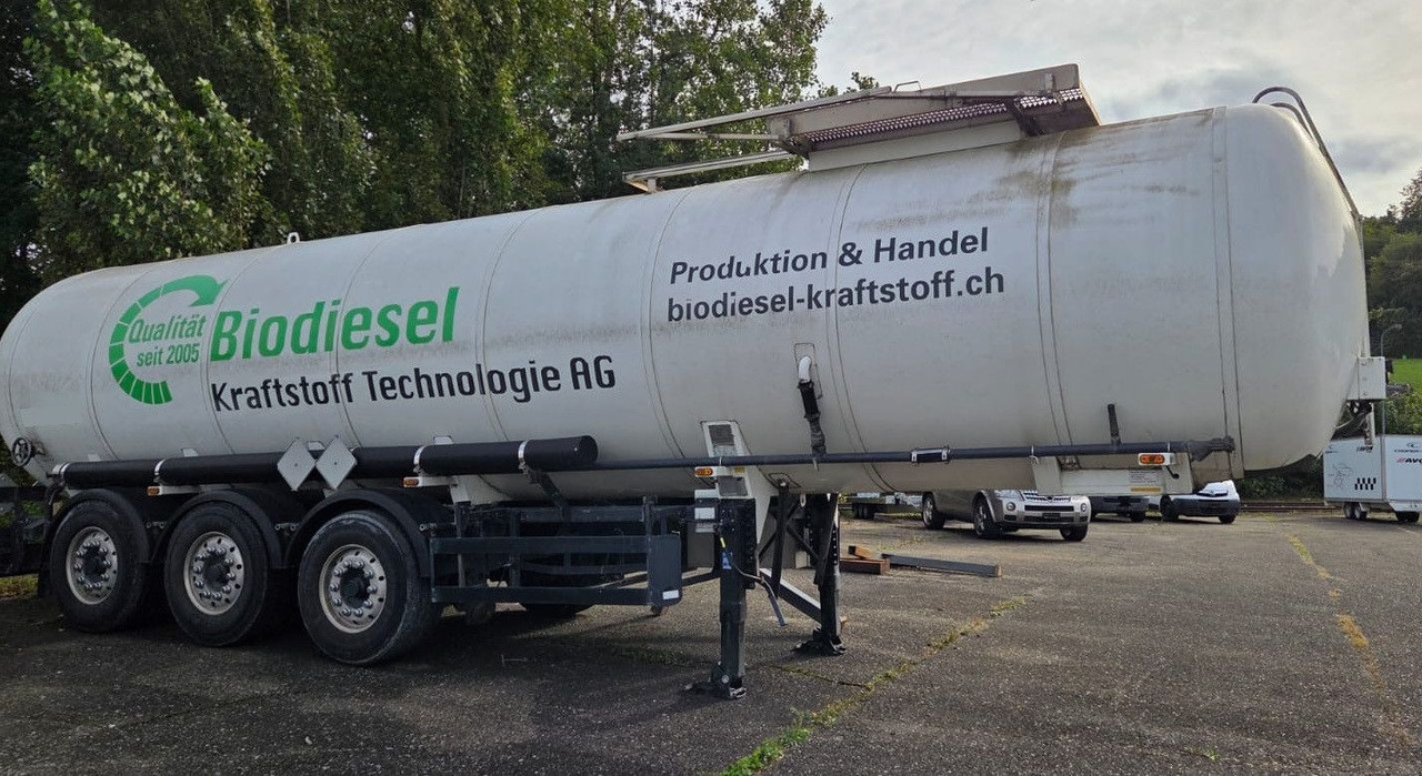 Schwarzmüller TS 3/E, ADR, Bitumen, 1 Kammer - Puspiekabe cisterna: foto 3 Schwarzmüller TS 3/E, ADR, Bitumen, 1 Kammer - Puspiekabe cisterna: foto 3