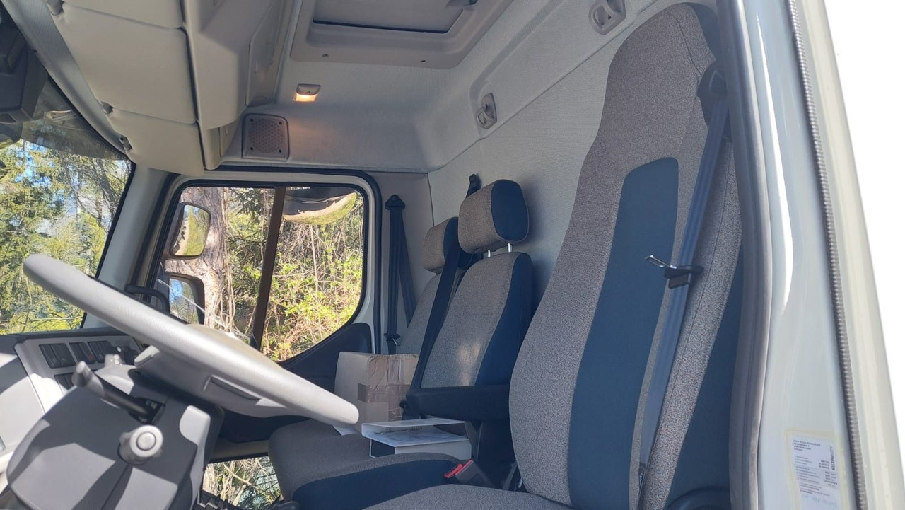 Zirgu kravas automašīna Volvo FL280 4x2, E6, Wohnwagen + 2 Pferdeplaetze Volvo FL280 4x2, E6, 7.40m Chassis, Fahrgestell: foto 15