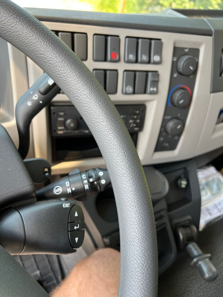 Zirgu kravas automašīna Volvo FL280 4x2, E6, Wohnwagen + 2 Pferdeplaetze Volvo FL280 4x2, E6, 7.40m Chassis, Fahrgestell: foto 13