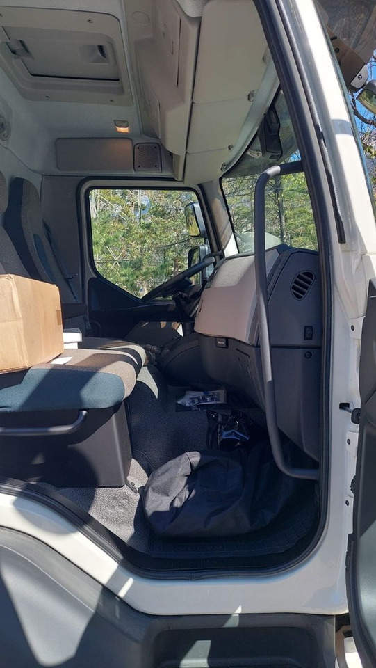 Zirgu kravas automašīna Volvo FL280 4x2, E6, Wohnwagen + 2 Pferdeplaetze Volvo FL280 4x2, E6, 7.40m Chassis, Fahrgestell: foto 11