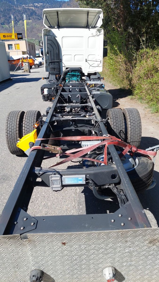 Zirgu kravas automašīna Volvo FL280 4x2, E6, Wohnwagen + 2 Pferdeplaetze Volvo FL280 4x2, E6, 7.40m Chassis, Fahrgestell: foto 8