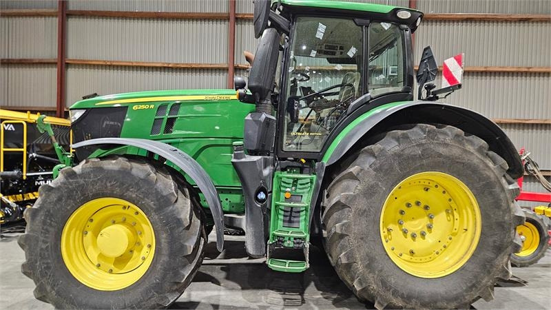 John Deere 6250R Ultimate Edition - Traktors: foto 2 John Deere 6250R Ultimate Edition - Traktors: foto 2