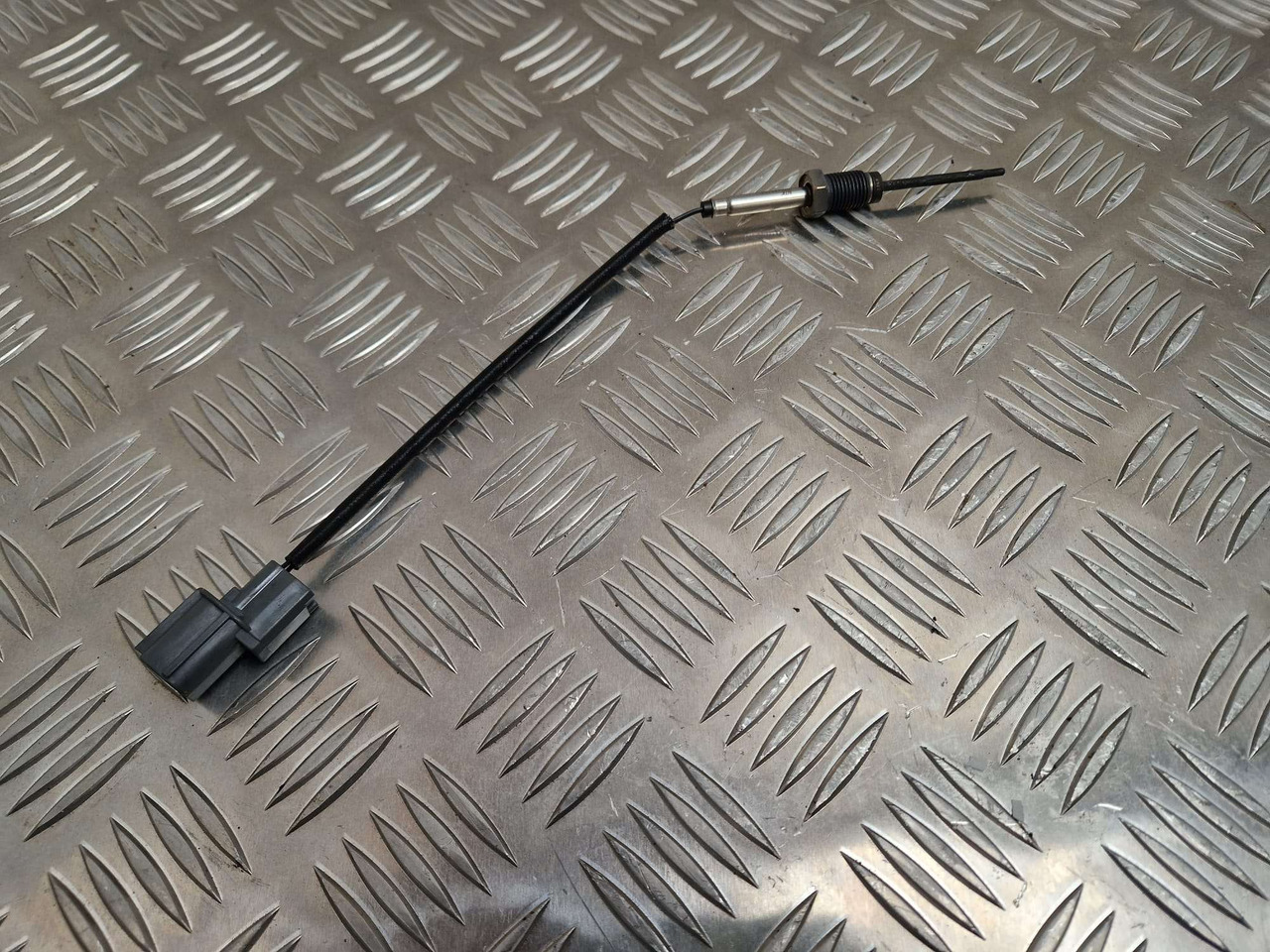 320/A9184 Exhaust Temperature Sensor SCR GENUINE JCB - Dzinējs un rezerves daļas - Celtniecības tehnika: foto 2 320/A9184 Exhaust Temperature Sensor SCR GENUINE JCB - Dzinējs un rezerves daļas - Celtniecības tehnika: foto 2
