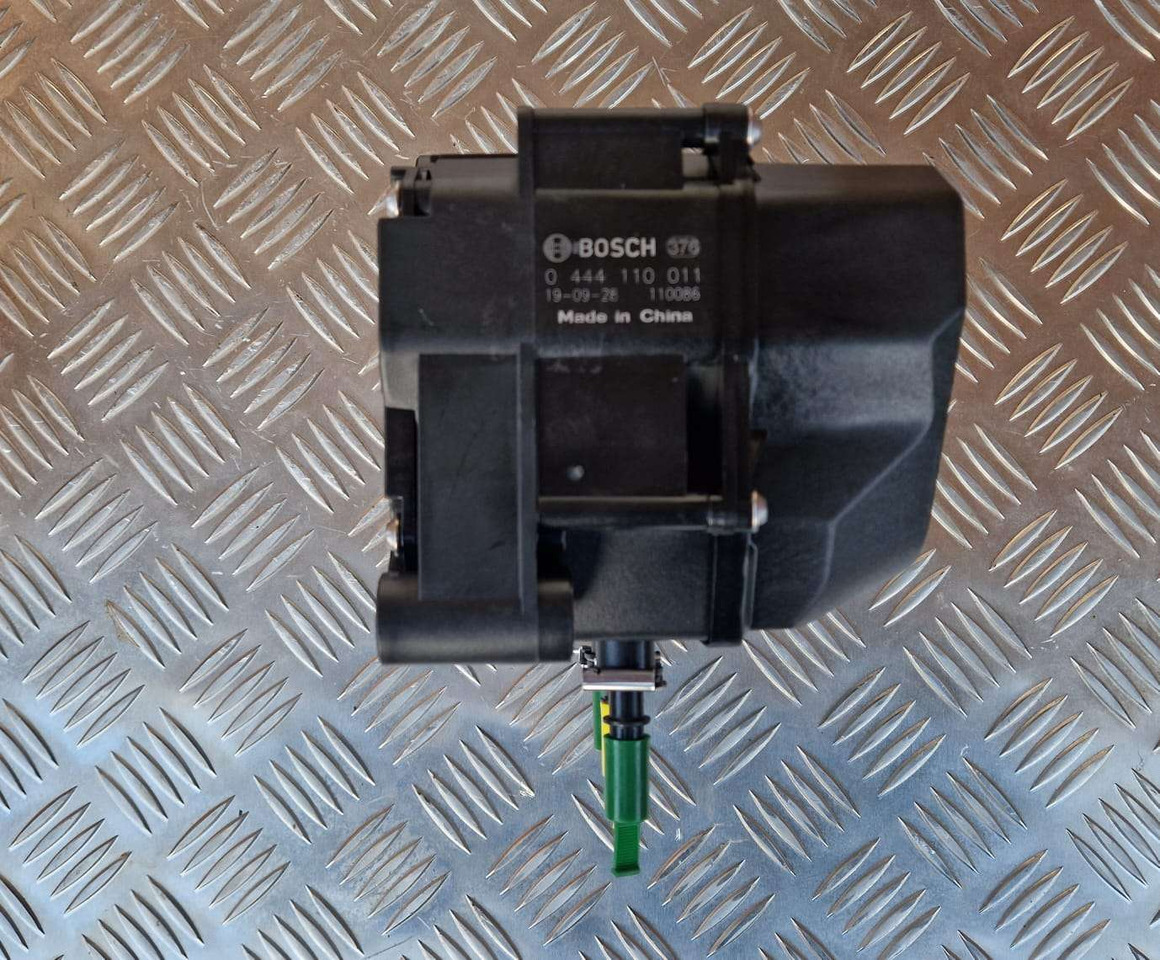 Genuine JCB Bosch Adblue module 12v supply - Dzinējs un rezerves daļas - Celtniecības tehnika: foto 3 Genuine JCB Bosch Adblue module 12v supply - Dzinējs un rezerves daļas - Celtniecības tehnika: foto 3