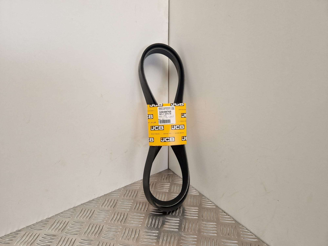 JCB 1857mm drive belt 524-40 527-55 531-70 - Dzinējs un rezerves daļas - Celtniecības tehnika: foto 1 JCB 1857mm drive belt 524-40 527-55 531-70 - Dzinējs un rezerves daļas - Celtniecības tehnika: foto 1