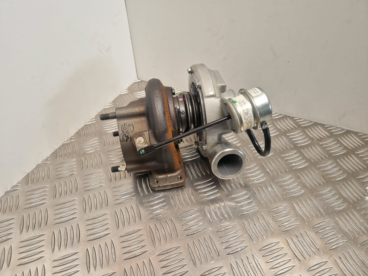 JCB turbocharger 320/06049 Garrett Turbo 762932-02 - Dzinējs un rezerves daļas - Celtniecības tehnika: foto 3 JCB turbocharger 320/06049 Garrett Turbo 762932-02 - Dzinējs un rezerves daļas - Celtniecības tehnika: foto 3