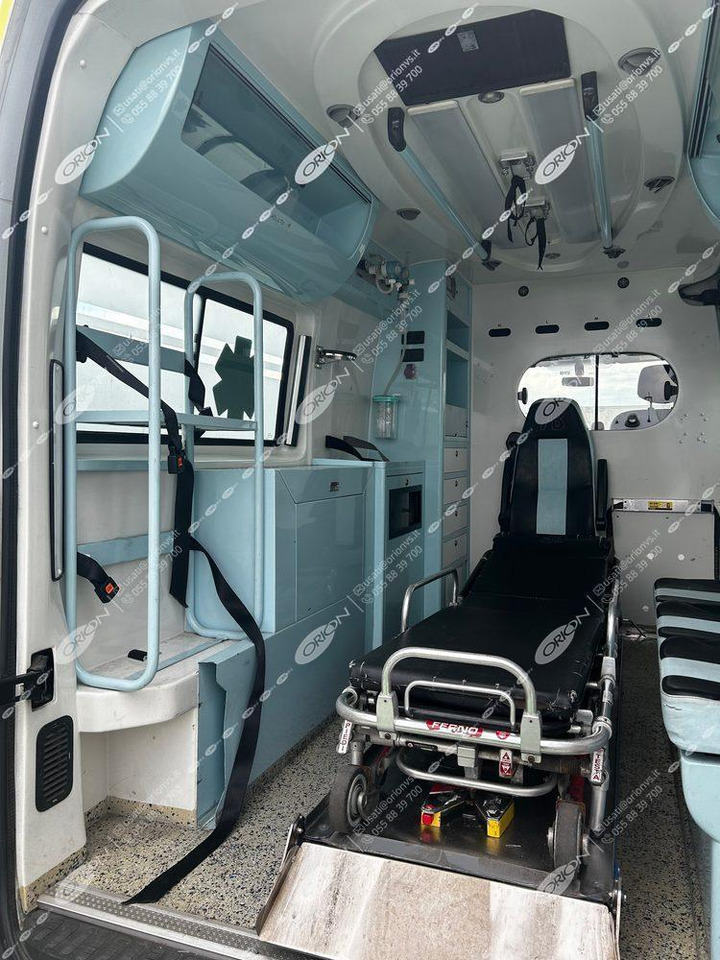 ORION Renault Master - Ātrās palīdzības mašīna: foto 3 ORION Renault Master - Ātrās palīdzības mašīna: foto 3
