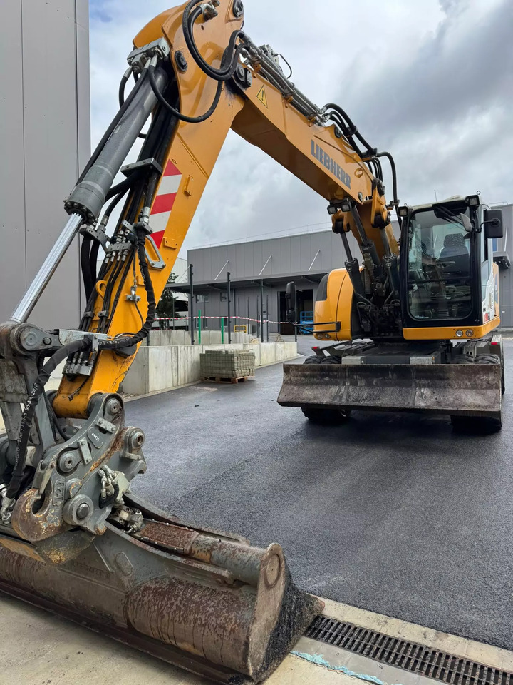 2015 Liebherr A 918Compact - Riteņu ekskavators: foto 1 2015 Liebherr A 918Compact - Riteņu ekskavators: foto 1