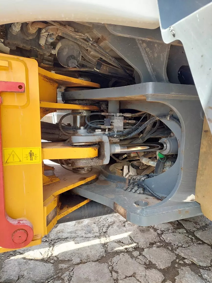 Riteņu iekrāvējs 2018 Liebherr L 538: foto 8