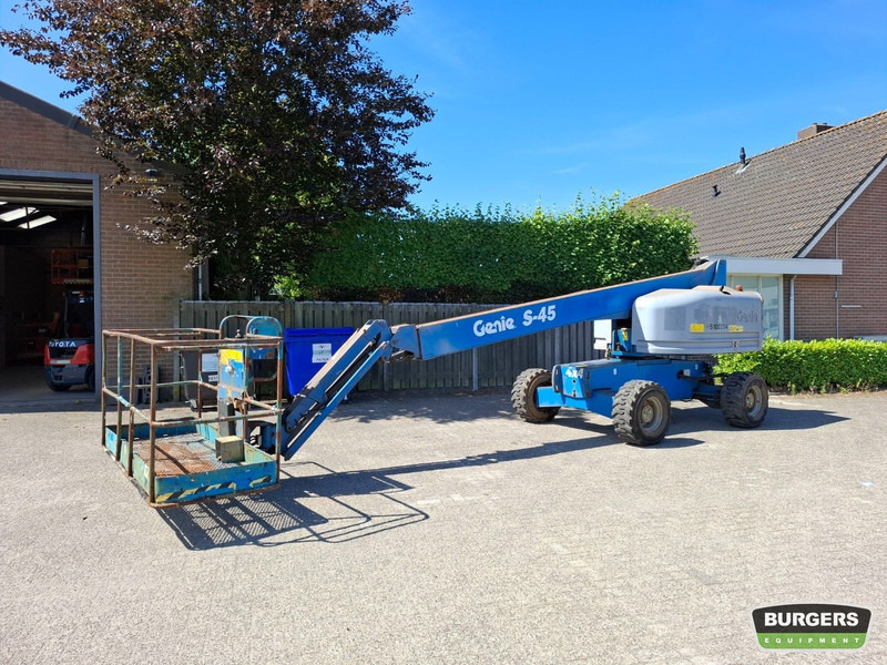 Genie S45 - Pacēlājs: foto 1 Genie S45 - Pacēlājs: foto 1