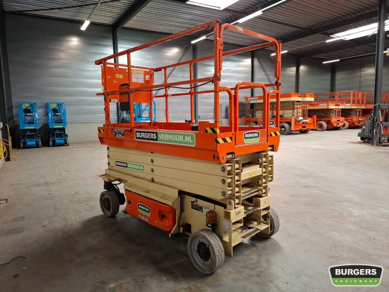 JLG 3246ES - Šķērveida pacēlājs: foto 2 JLG 3246ES - Šķērveida pacēlājs: foto 2