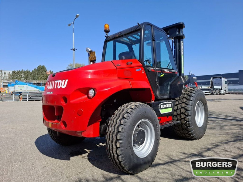 Manitou M50-4 - Bezceļu autokrāvējs: foto 3 Manitou M50-4 - Bezceļu autokrāvējs: foto 3