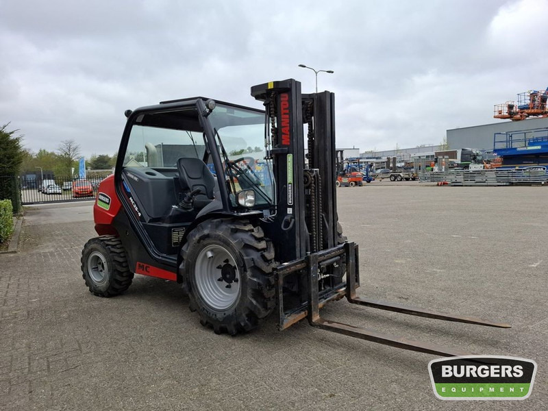 Manitou MC 25-4 D K ST5 S1 Buggy - Dīzeļiekrāvējs: foto 2 Manitou MC 25-4 D K ST5 S1 Buggy - Dīzeļiekrāvējs: foto 2