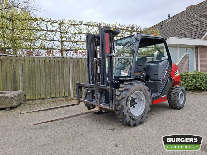 Manitou MC 25-4 D K ST5 S1 Buggy - Bezceļu autokrāvējs: foto 1 Manitou MC 25-4 D K ST5 S1 Buggy - Bezceļu autokrāvējs: foto 1