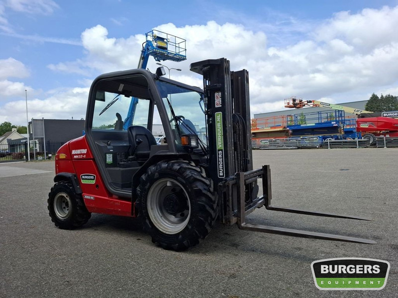 Manitou MH25-4 Buggy - Bezceļu autokrāvējs: foto 2 Manitou MH25-4 Buggy - Bezceļu autokrāvējs: foto 2