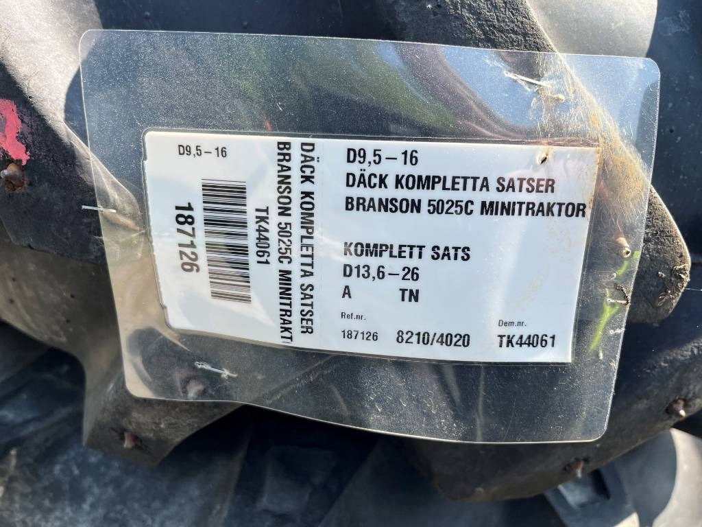 13,6 - 26 9,5-16 Däck Branson Minitraktor - Riepa - Lauksaimniecības tehnika: foto 2 13,6 - 26 9,5-16 Däck Branson Minitraktor - Riepa - Lauksaimniecības tehnika: foto 2