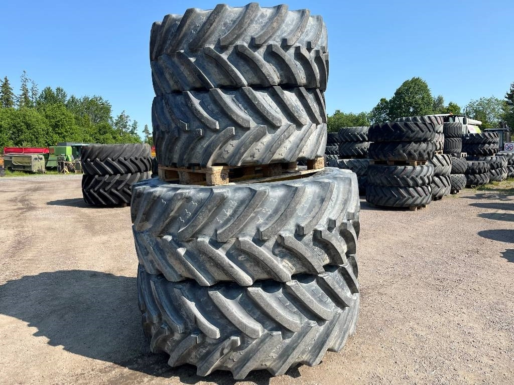 650/65R42 540/65R30 till JD 7530 - Riepa - Lauksaimniecības tehnika: foto 1 650/65R42 540/65R30 till JD 7530 - Riepa - Lauksaimniecības tehnika: foto 1