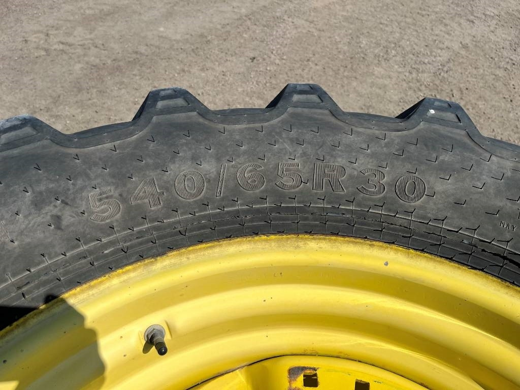 Alliance 540/65R30 till John Deere 7920 mfl - Riepa - Lauksaimniecības tehnika: foto 4 Alliance 540/65R30 till John Deere 7920 mfl - Riepa - Lauksaimniecības tehnika: foto 4