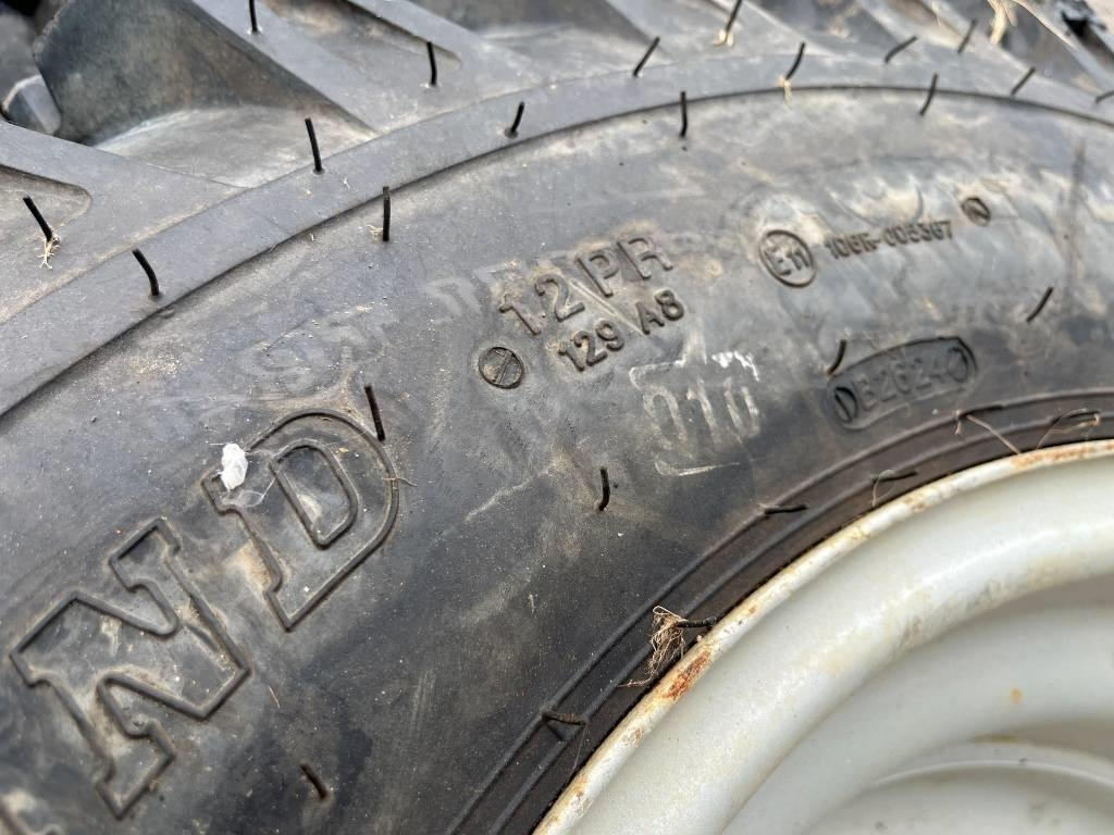 BKT 12,5/80-18 till Volvo L20 L25 - Riepa - Celtniecības tehnika: foto 5 BKT 12,5/80-18 till Volvo L20 L25 - Riepa - Celtniecības tehnika: foto 5