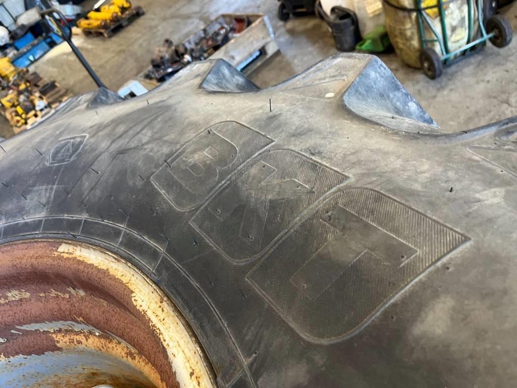 BKT 600/70R30 till Case Magnum 310 - Riepa - Lauksaimniecības tehnika: foto 5 BKT 600/70R30 till Case Magnum 310 - Riepa - Lauksaimniecības tehnika: foto 5