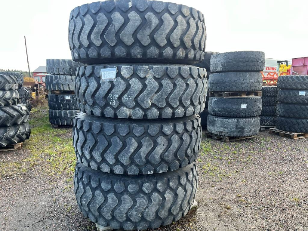 Däck på fälg 20,5-R25 Volvo L70 , 6300 , L90 - Riepa - Celtniecības tehnika: foto 1 Däck på fälg 20,5-R25 Volvo L70 , 6300 , L90 - Riepa - Celtniecības tehnika: foto 1