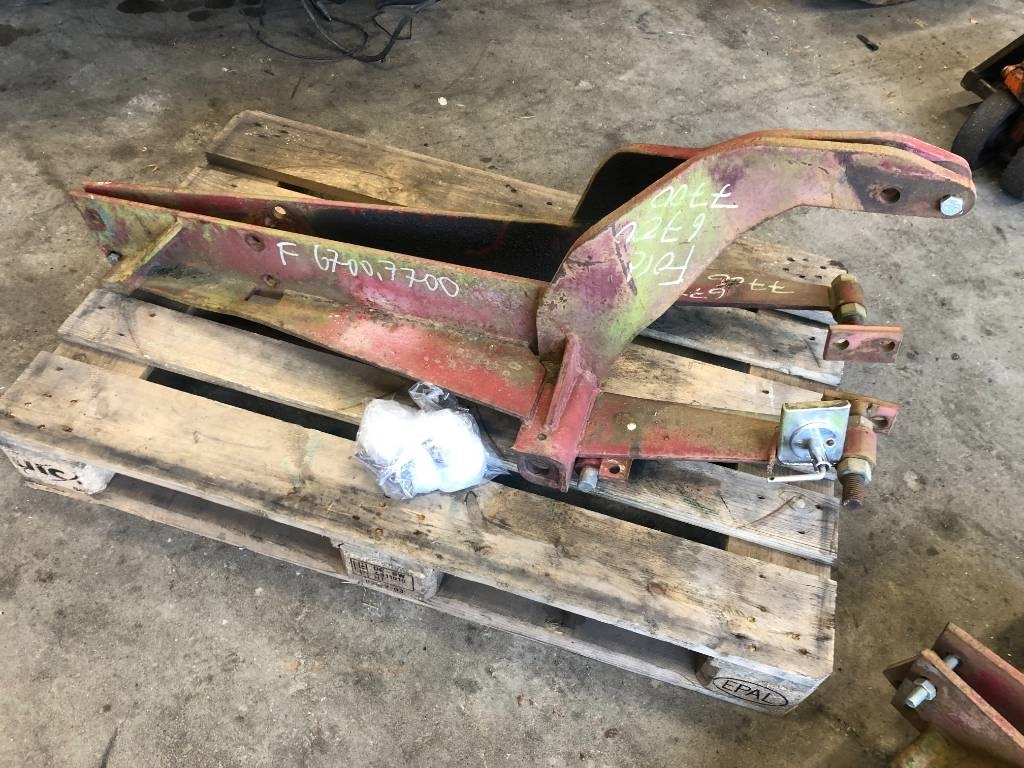 Lastarfäste Ålö Quicke till Ford 7700 6700 - Frontālais iekrāvējs: foto 2 Lastarfäste Ålö Quicke till Ford 7700 6700 - Frontālais iekrāvējs: foto 2