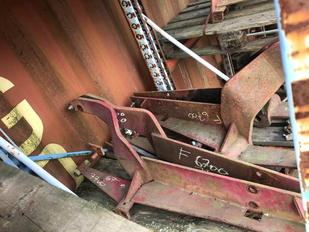 Lastarfäste Ålö Quicke till Ford 7700 6700 - Frontālais iekrāvējs: foto 1 Lastarfäste Ålö Quicke till Ford 7700 6700 - Frontālais iekrāvējs: foto 1