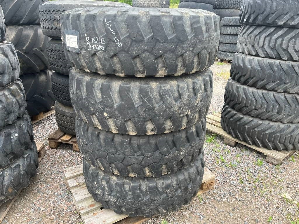 Michelin 335/80-20 till Volvo L30 Zettelmeyer - Riepa - Celtniecības tehnika: foto 1 Michelin 335/80-20 till Volvo L30 Zettelmeyer - Riepa - Celtniecības tehnika: foto 1