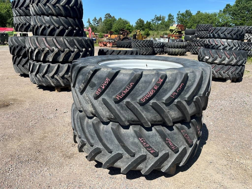 Michelin 540/65R38 till Massey Ferguson 6255 - Riepa - Lauksaimniecības tehnika: foto 1 Michelin 540/65R38 till Massey Ferguson 6255 - Riepa - Lauksaimniecības tehnika: foto 1