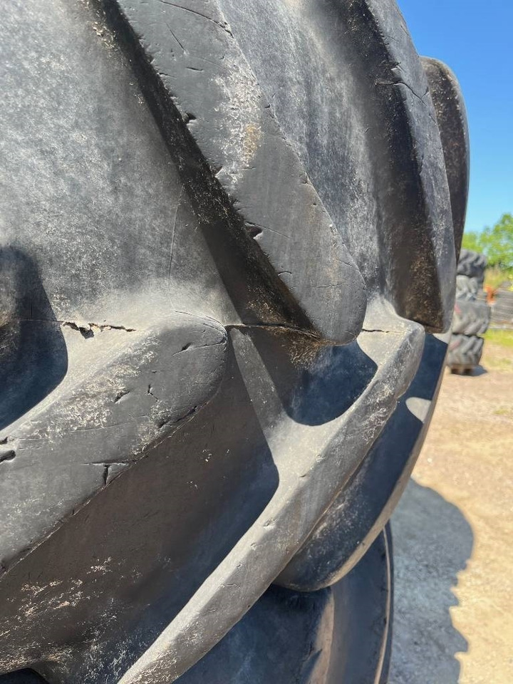 Michelin 650/65R38 520/65R28 till Case , MC Cormick - Riepa - Lauksaimniecības tehnika: foto 3 Michelin 650/65R38 520/65R28 till Case , MC Cormick - Riepa - Lauksaimniecības tehnika: foto 3