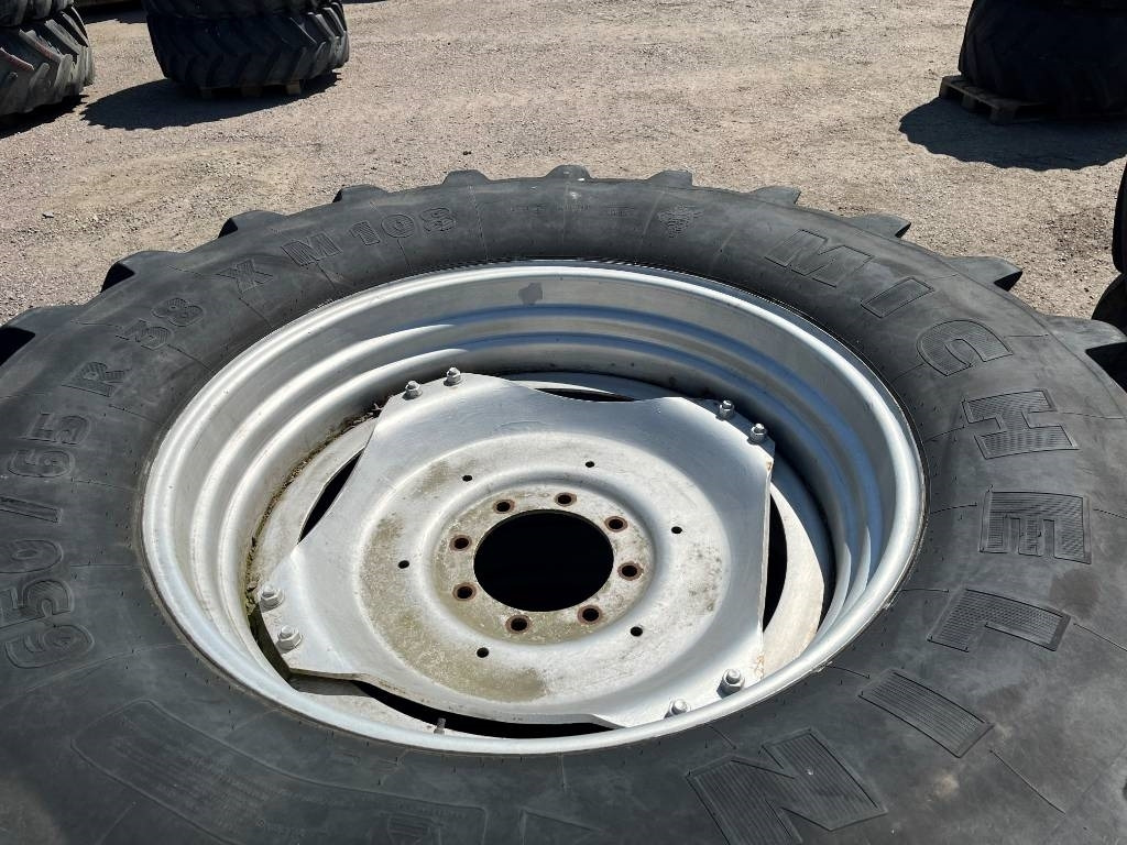 Michelin 650/65R38 till Case MX 135 - Riepa - Lauksaimniecības tehnika: foto 3 Michelin 650/65R38 till Case MX 135 - Riepa - Lauksaimniecības tehnika: foto 3
