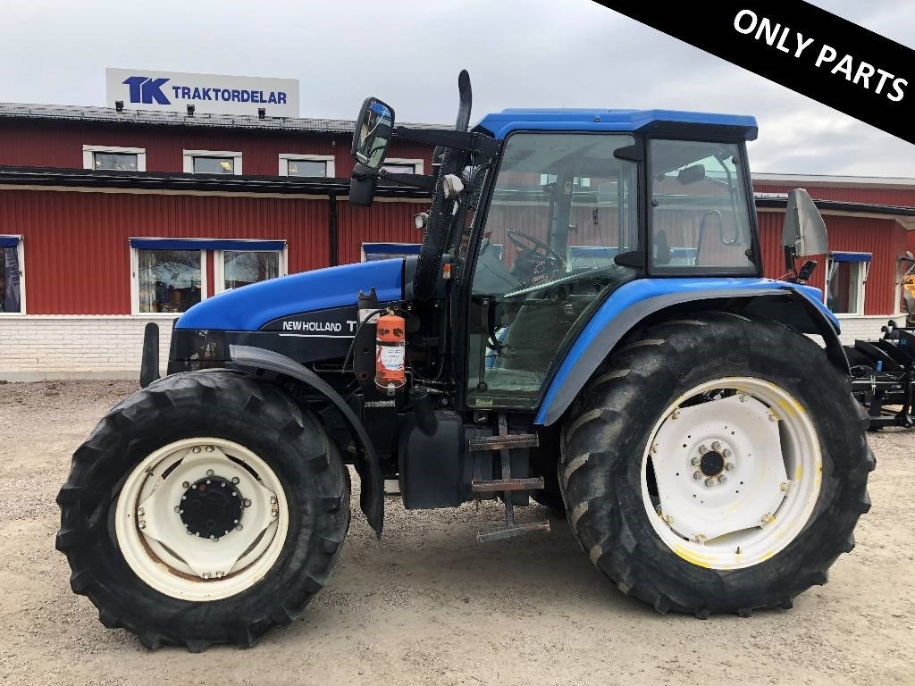 New Holland TS 115 Dismantled: only spare parts - Traktors: foto 1 New Holland TS 115 Dismantled: only spare parts - Traktors: foto 1