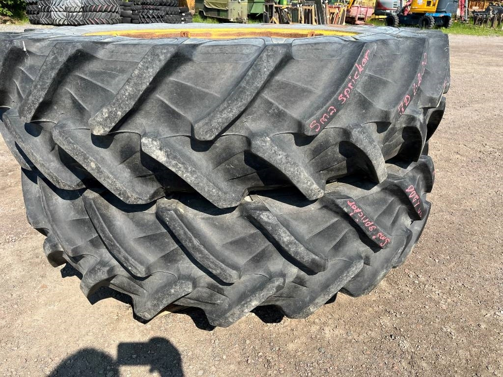 Pirelli 14,9R38 till John Deere - Riepa - Lauksaimniecības tehnika: foto 1 Pirelli 14,9R38 till John Deere - Riepa - Lauksaimniecības tehnika: foto 1
