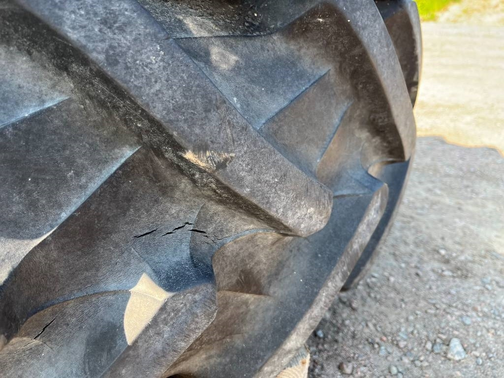 Pirelli 14,9R38 till John Deere - Riepa - Lauksaimniecības tehnika: foto 3 Pirelli 14,9R38 till John Deere - Riepa - Lauksaimniecības tehnika: foto 3