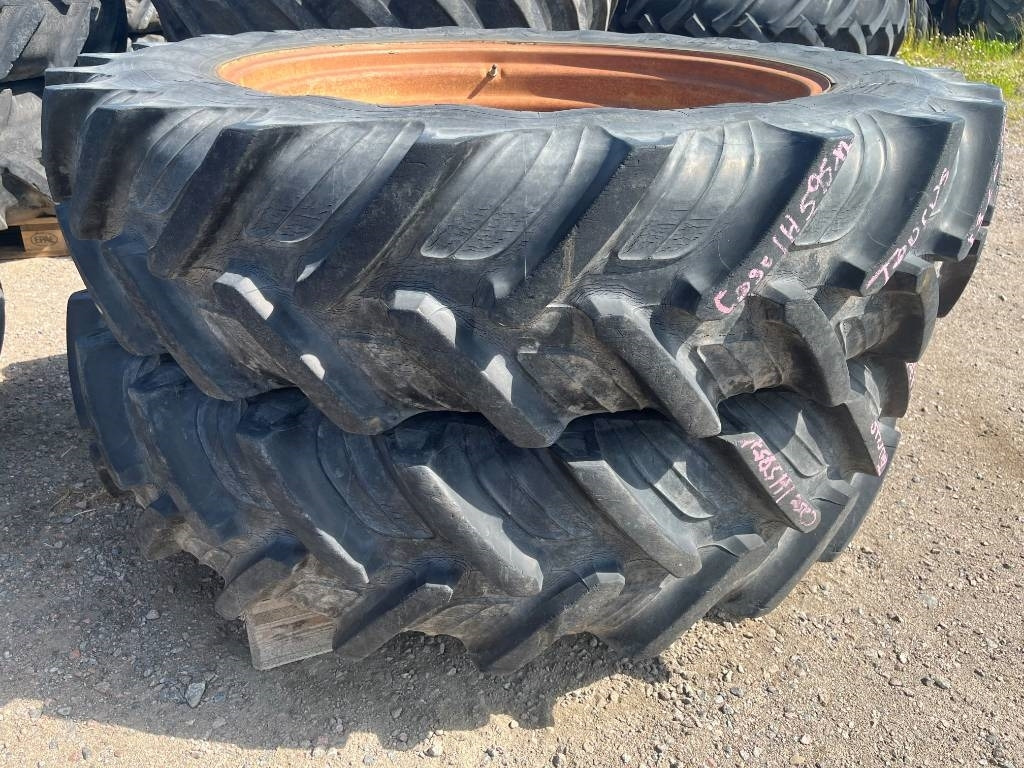 Taurus 13,6-R38 på fälg Case , MF , BM , IH - Riepa - Lauksaimniecības tehnika: foto 1 Taurus 13,6-R38 på fälg Case , MF , BM , IH - Riepa - Lauksaimniecības tehnika: foto 1