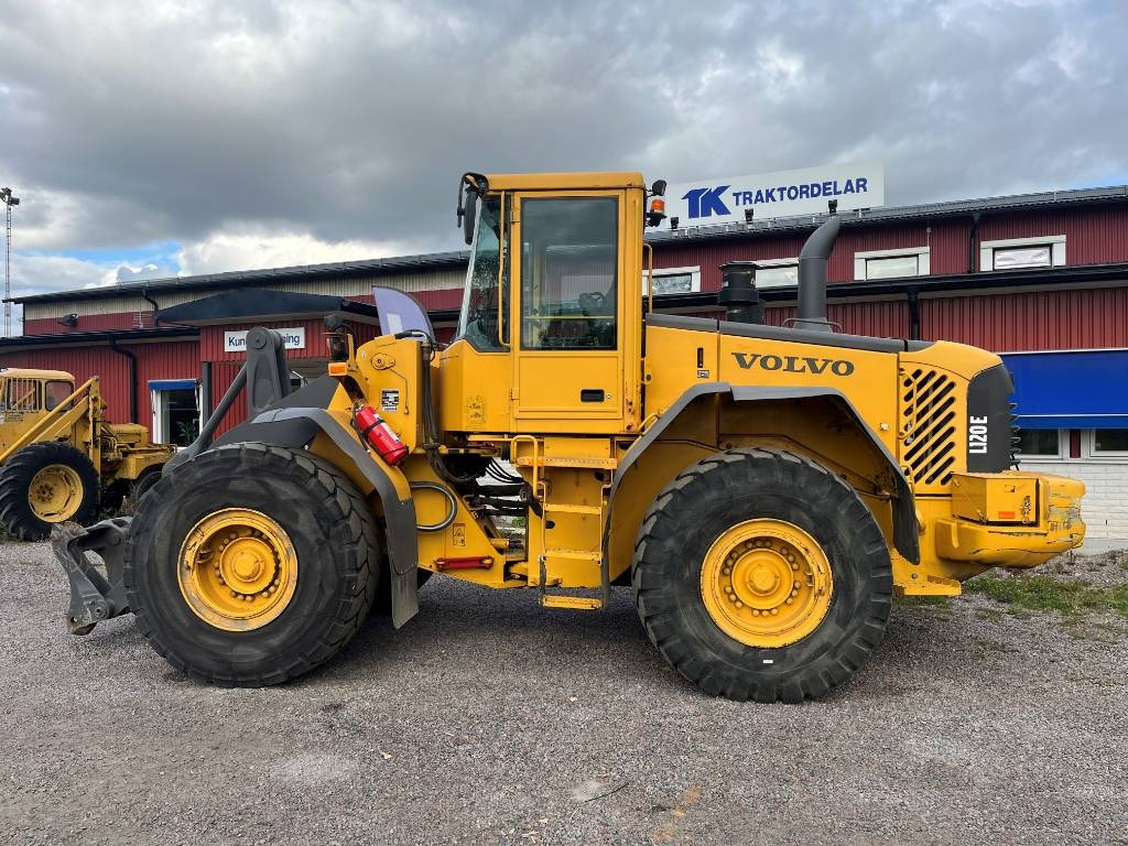 Volvo L 120 E - Riteņu iekrāvējs: foto 1 Volvo L 120 E - Riteņu iekrāvējs: foto 1